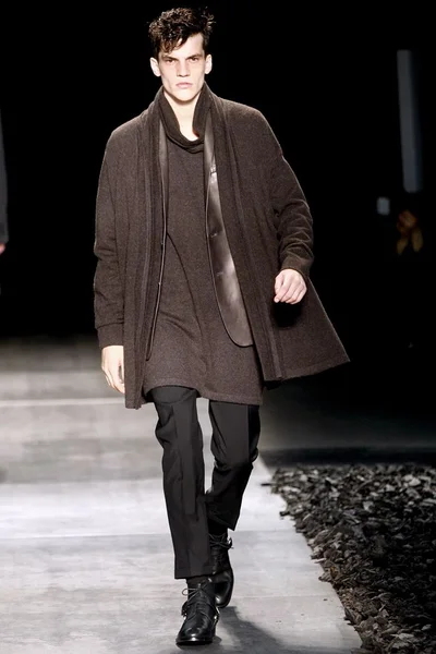 Look 32